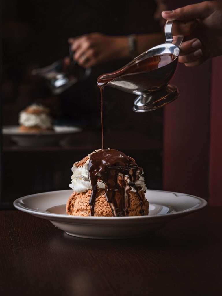 Restaurant black angus profiteroles